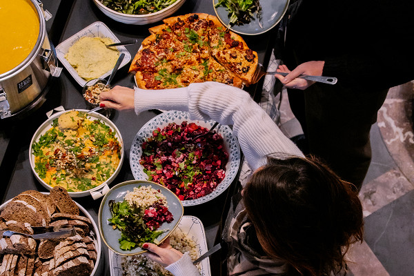 Combiner un spectacle avec un bon repas